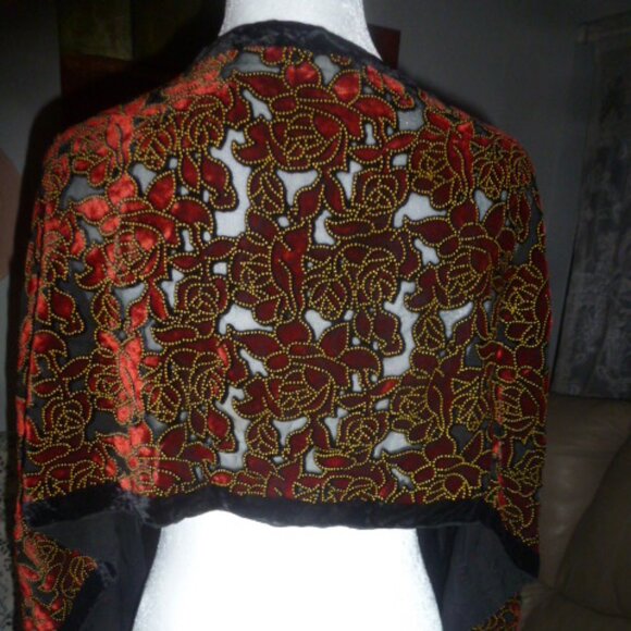 Elegant 100% Silk Burnout Velvet Scarf – Red Roses, Tassels, Perfect Gift - Picture 2 of 12